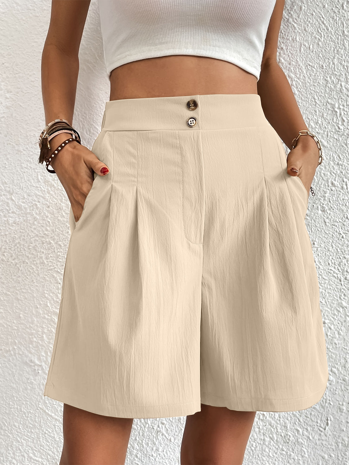 Pocketed Half Elastic Waist Shorts